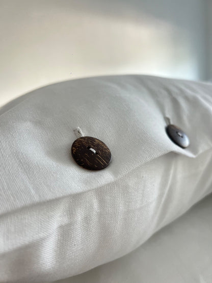 Cojín lino blanco botones